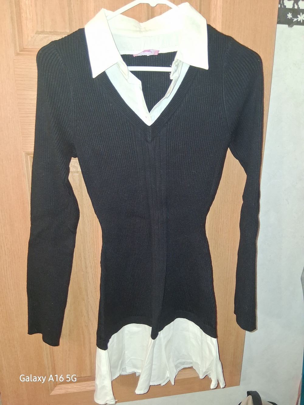 Women’s "Edikted" Black V Neck Sweater Dress W/ White Shirt Hem B9ttìi Size S
